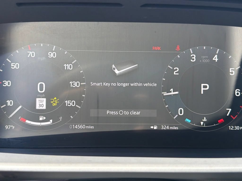 Used 2025 Land Rover Discovery Dynamic SE AWD/4WD image 16