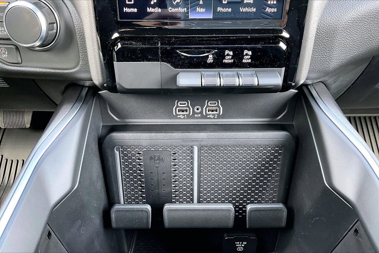 New 2026 RAM 1500 4x4 Crew Cab image 17