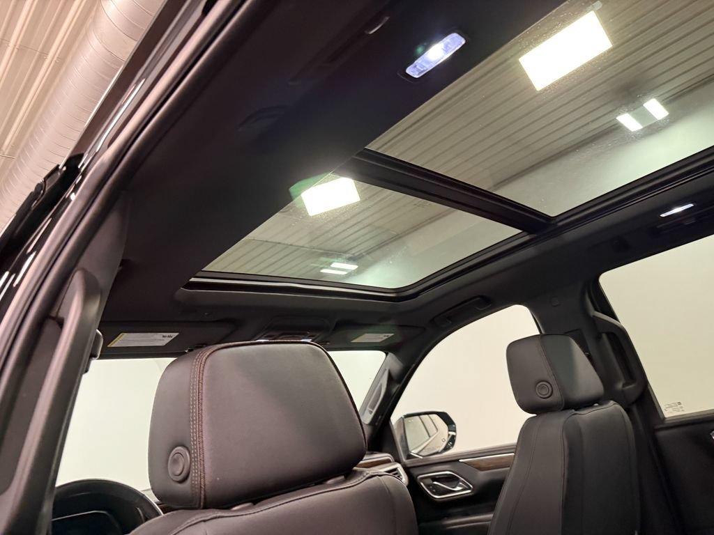 Used 2023 Chevrolet Tahoe High Country AWD/4WD image 11