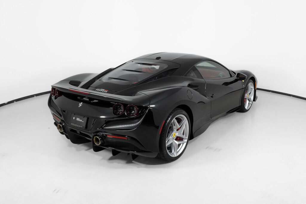 Used 2022 Ferrari F8 Tributo RWD image 9