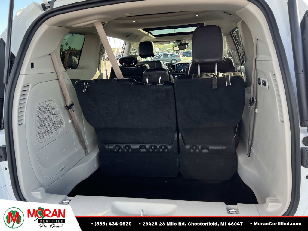 Used 2021 Chrysler Pacifica Limited AWD/4WD image 11