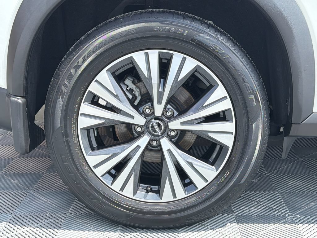 Used 2023 Nissan Rogue SV FWD image 19