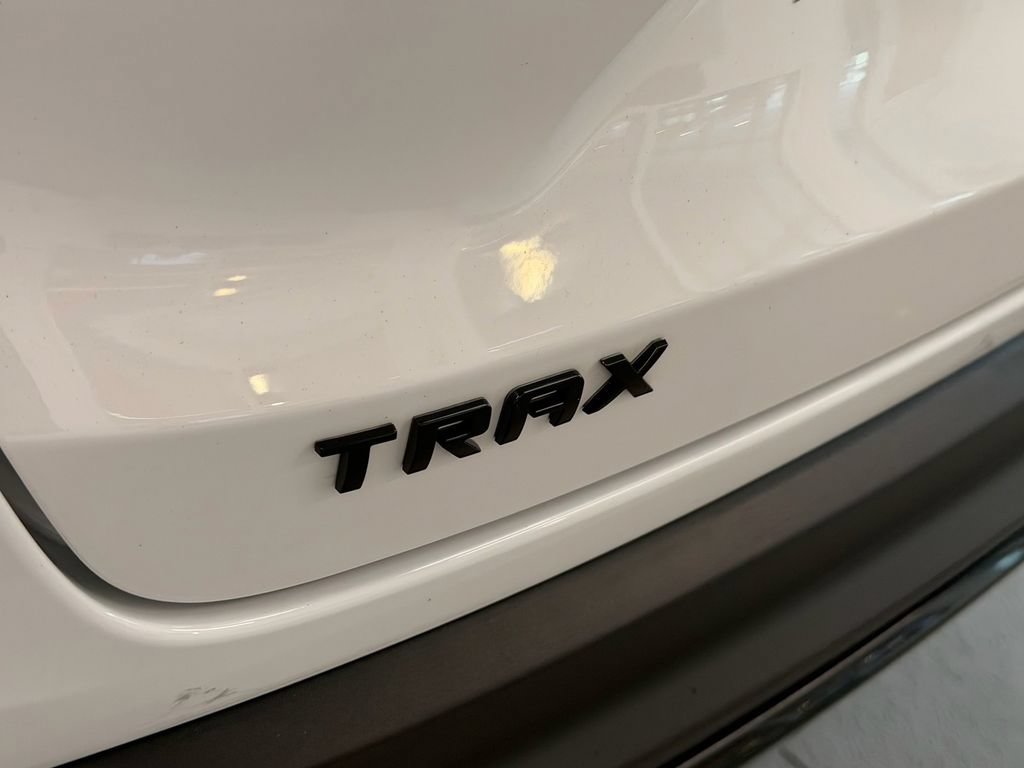 Used 2024 Chevrolet Trax RS w/ Driver Confidence Package FWD image 11