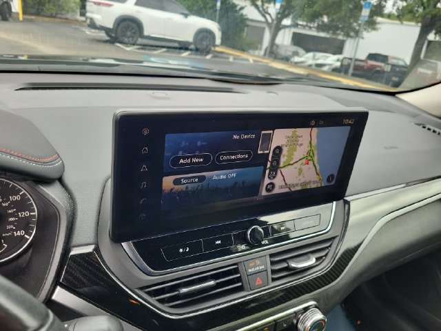 Used 2023 Nissan Altima 2.5 SR w/ SR Premium Package FWD image 27
