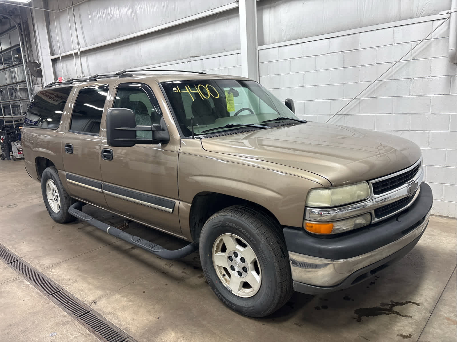 Used 2004 Chevrolet Suburban LS image 4