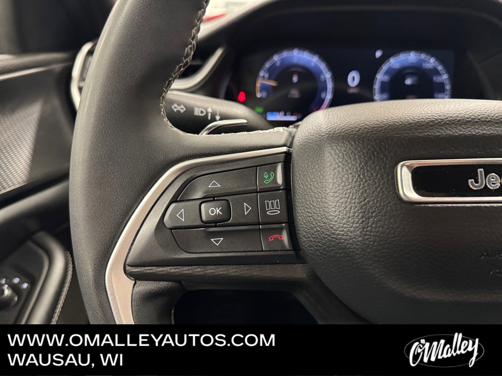 Used 2023 Jeep Grand Cherokee Altitude image 16