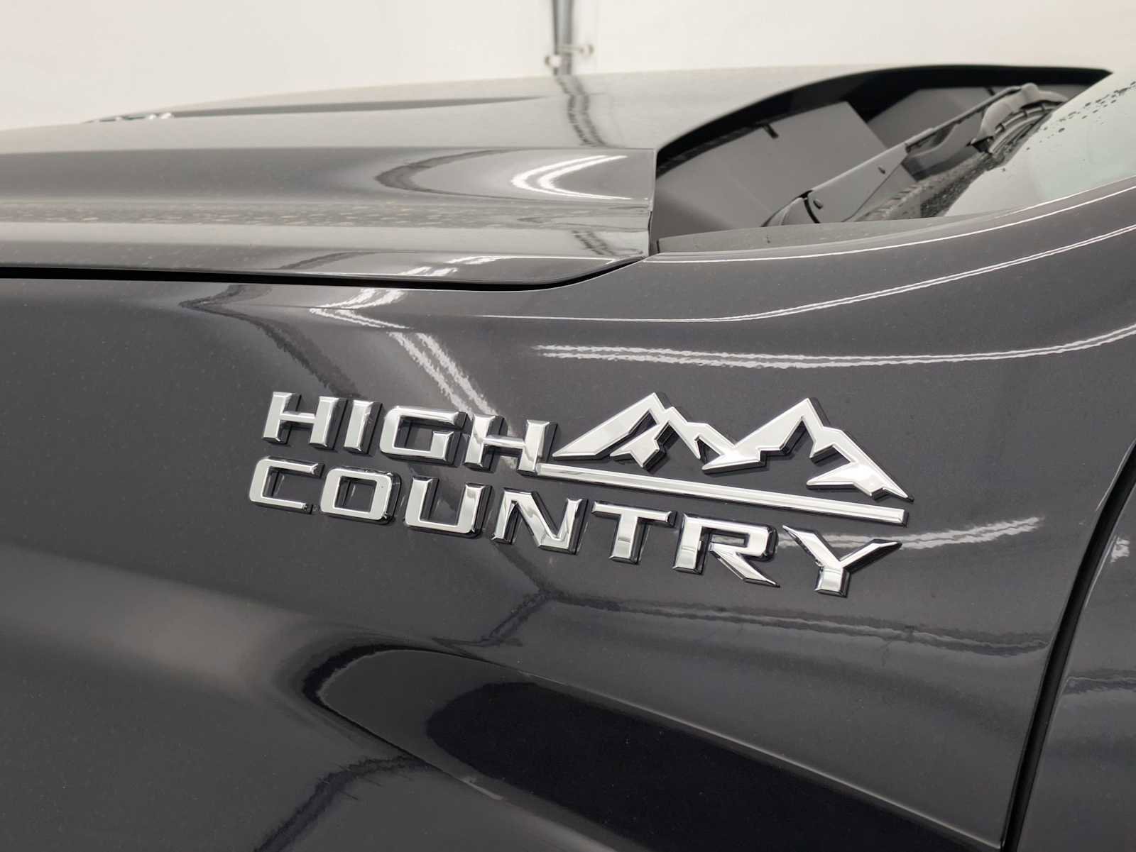 Used 2022 Chevrolet Silverado 1500 High Country w/ High Country Premium Package AWD/4WD image 11