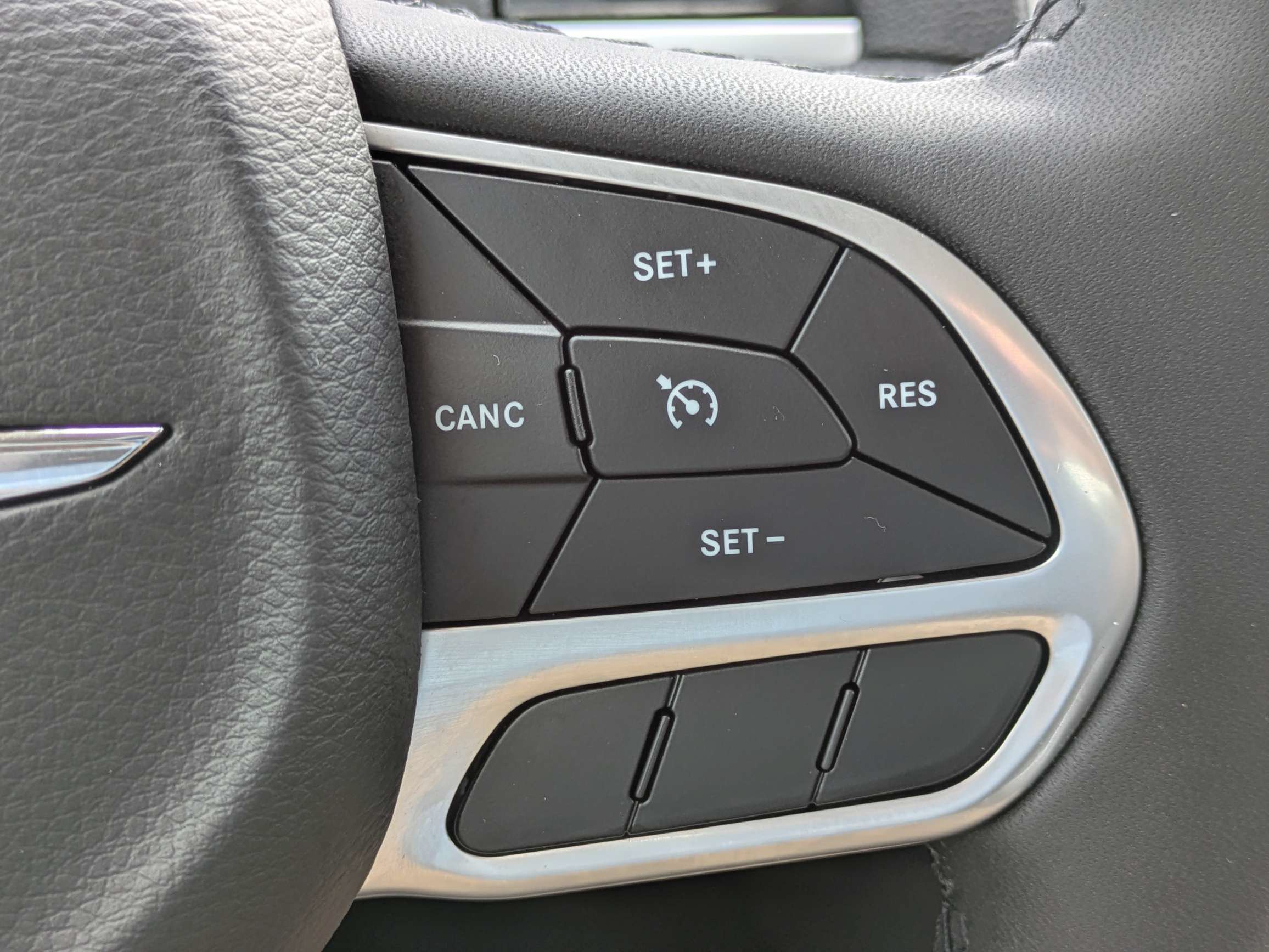 Used 2023 Chrysler 300 Touring RWD image 29