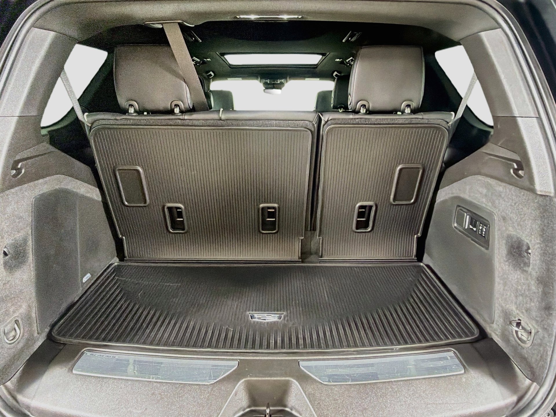 Used 2021 Cadillac Escalade Sport RWD image 12