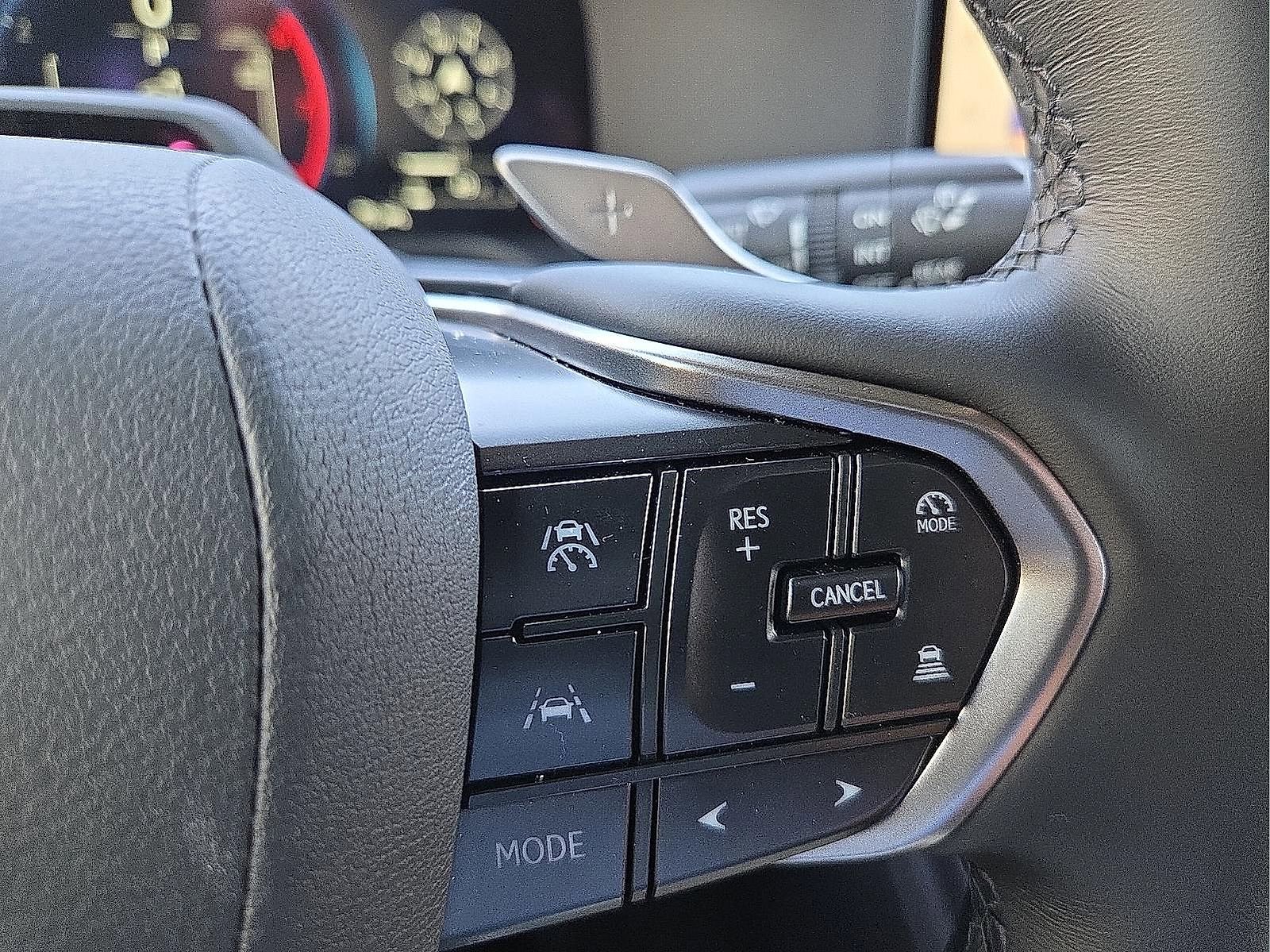 Used 2025 Lexus GX 550 w/ Accessory Package (2T) AWD/4WD image 18