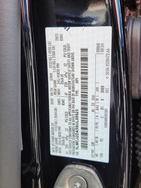 New 2025 Lincoln Corsair Reserve w/ Equipment Group 202A AWD/4WD image 26