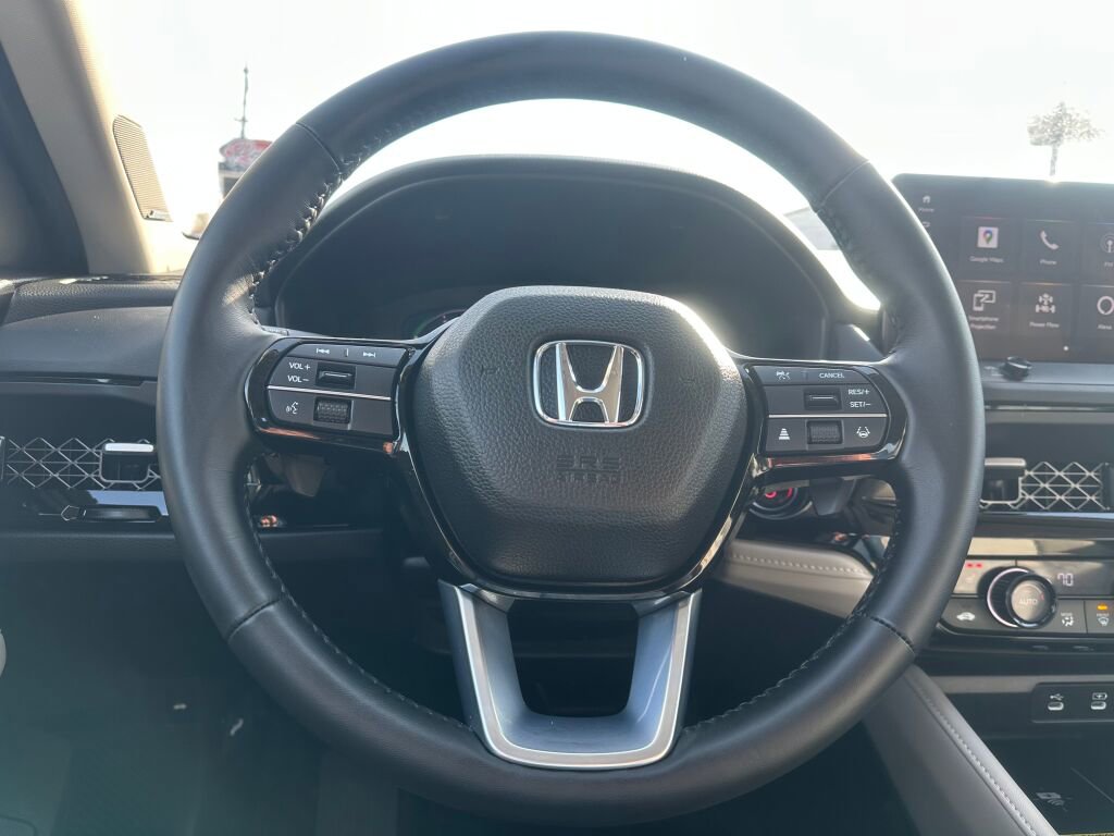 Used 2024 Honda Accord Touring image 11