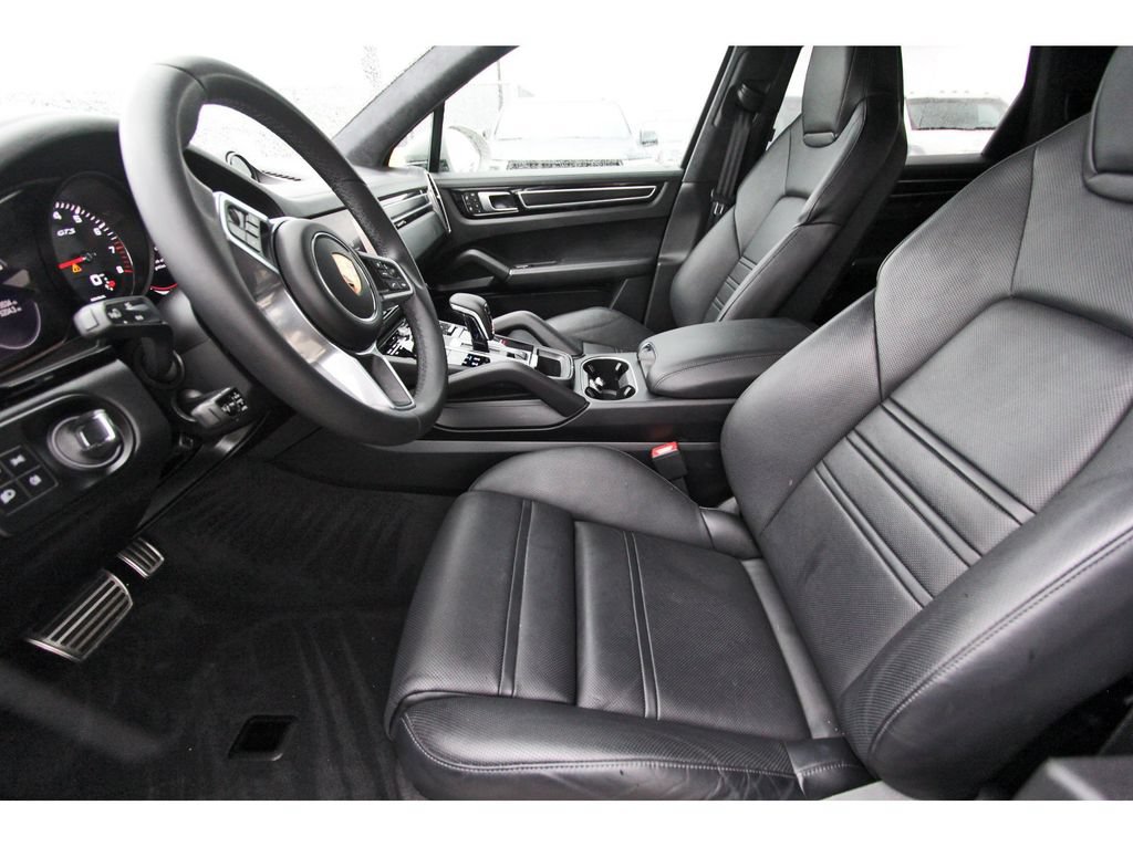 Used 2023 Porsche Cayenne GTS AWD/4WD image 6