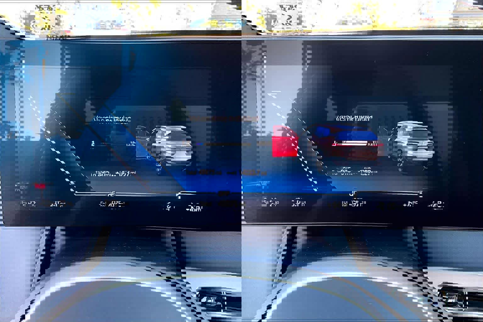 Used 2023 BMW iX xDrive50 image 24