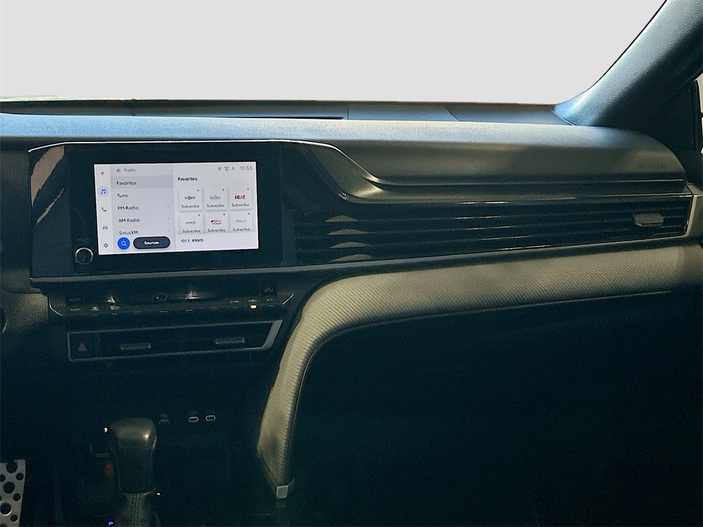 Used 2025 Toyota Camry SE w/ Convenience Package image 19