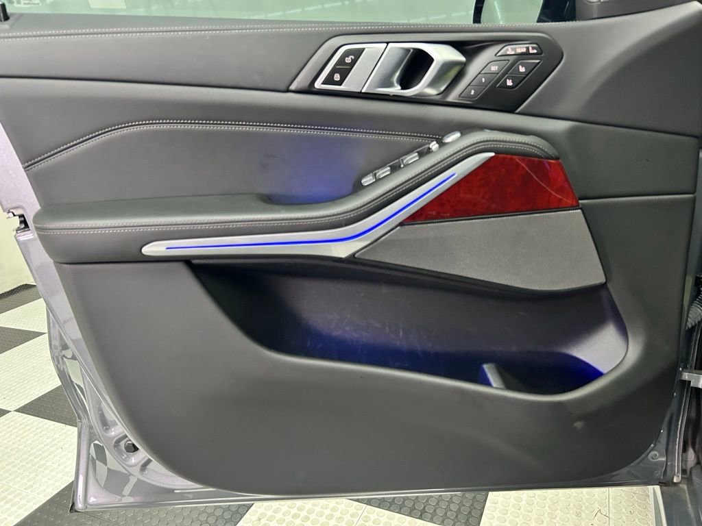 Used 2024 BMW ALPINA XB7 image 17