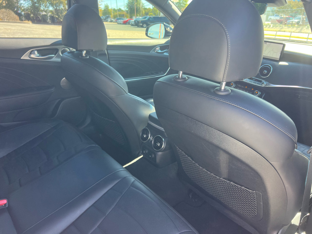 Used 2022 Kia Stinger GT2 image 38