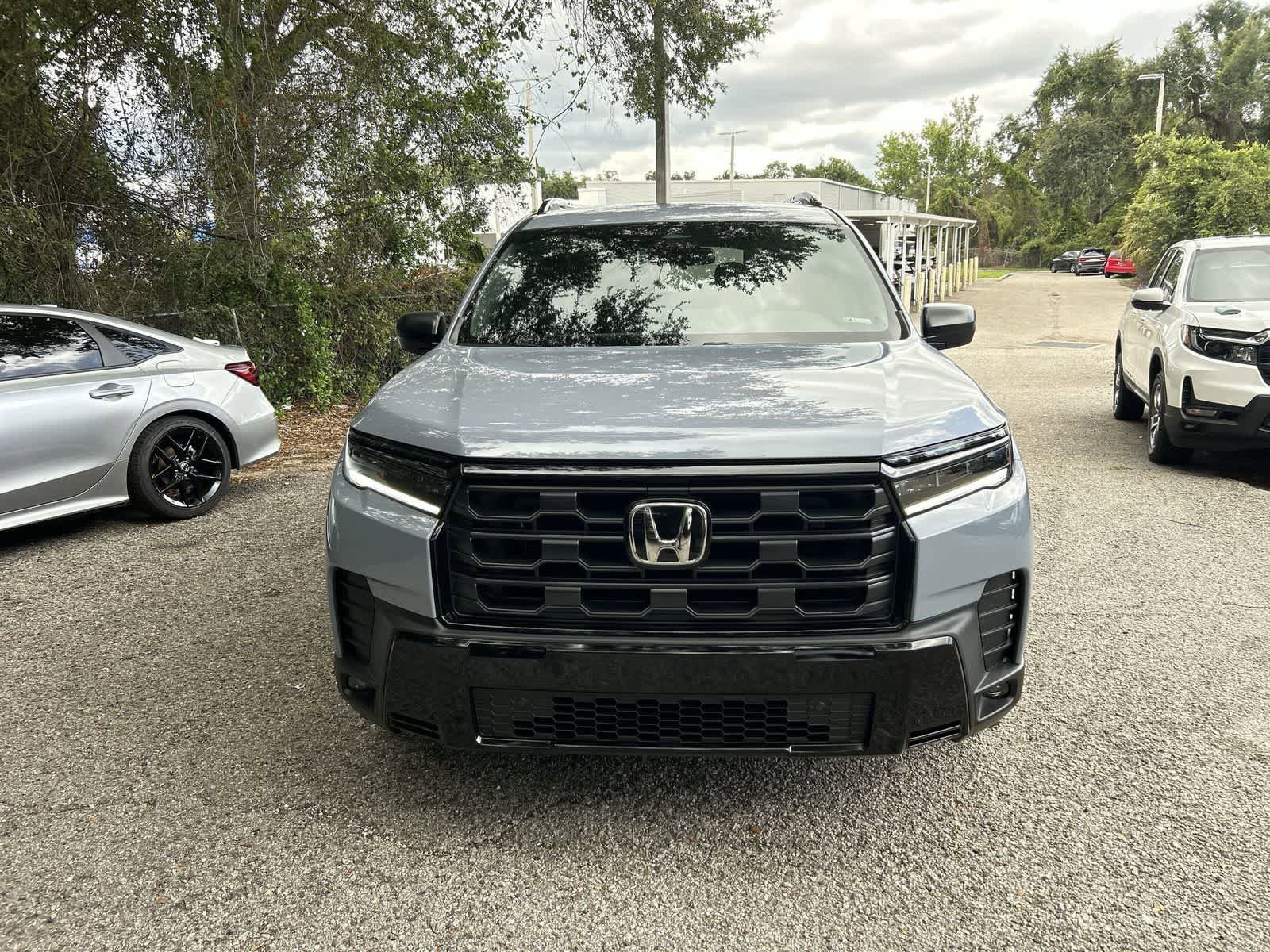 New 2026 Honda Pilot Sport image 3