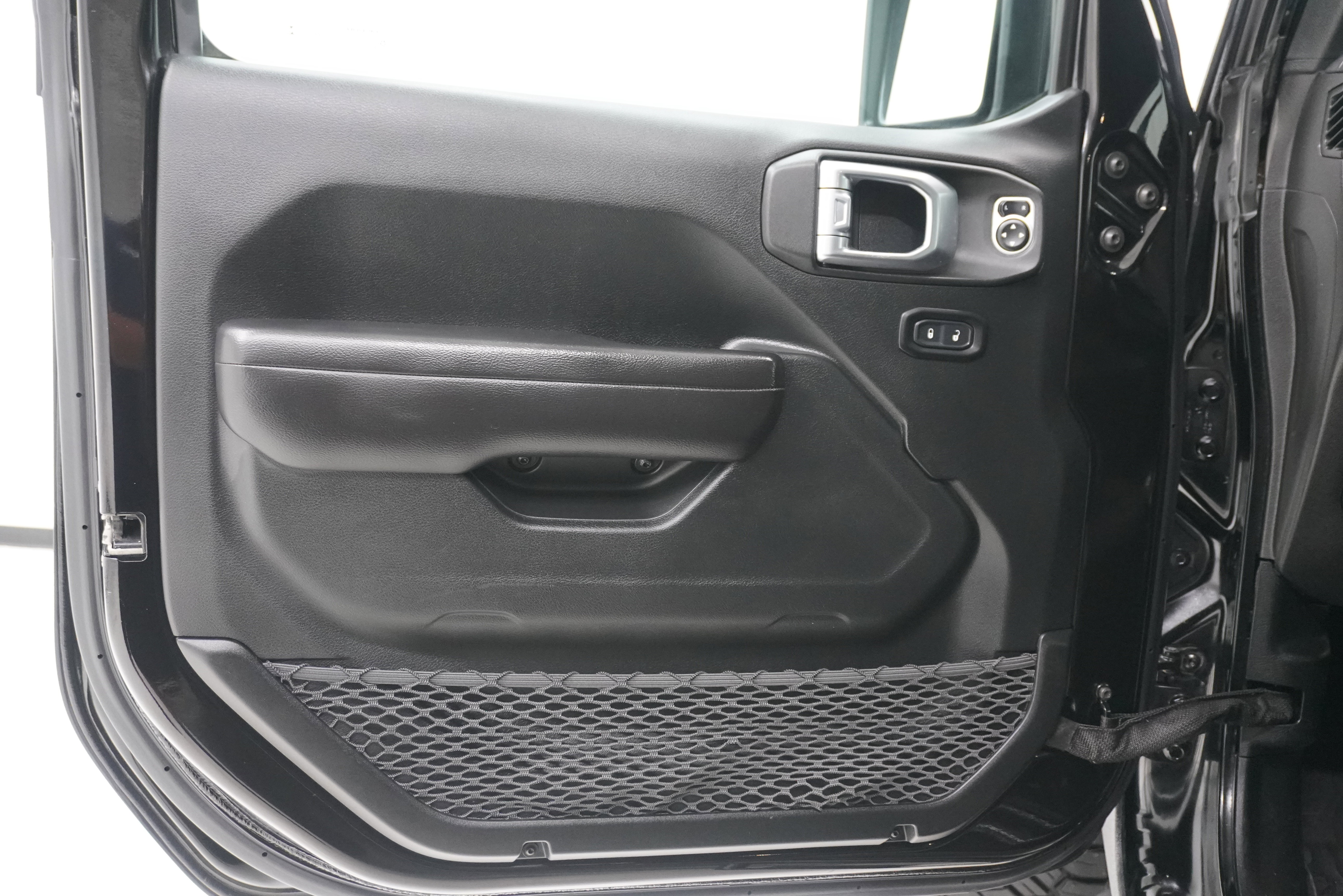 Used 2019 Jeep Wrangler Unlimited Sport S AWD/4WD image 18