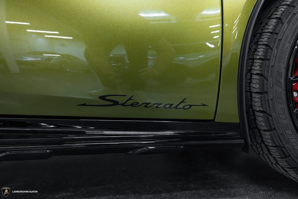 Used 2024 Lamborghini Huracan Sterrato image 17