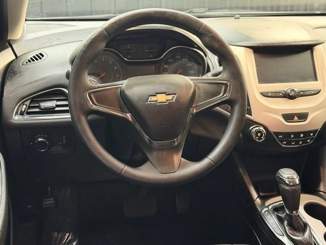 Used 2017 Chevrolet Cruze LS FWD image 8