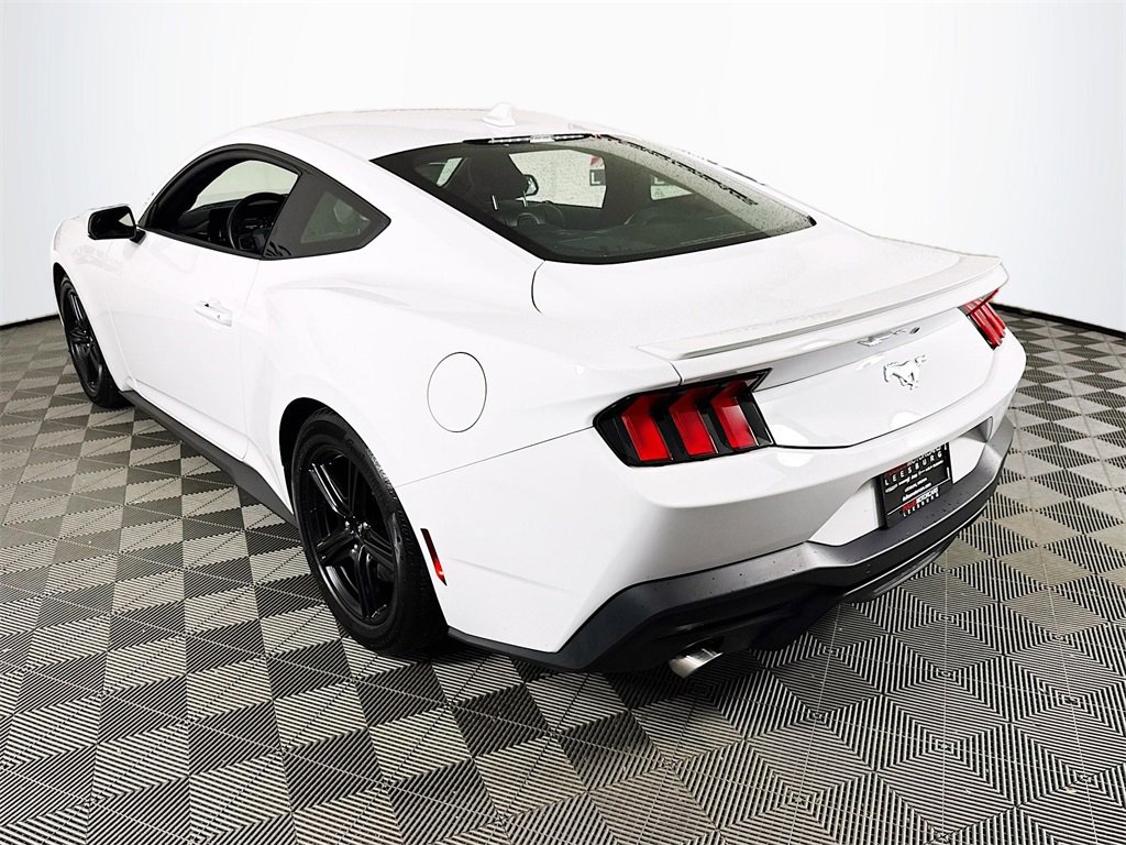 Used 2024 Ford Mustang Premium image 5