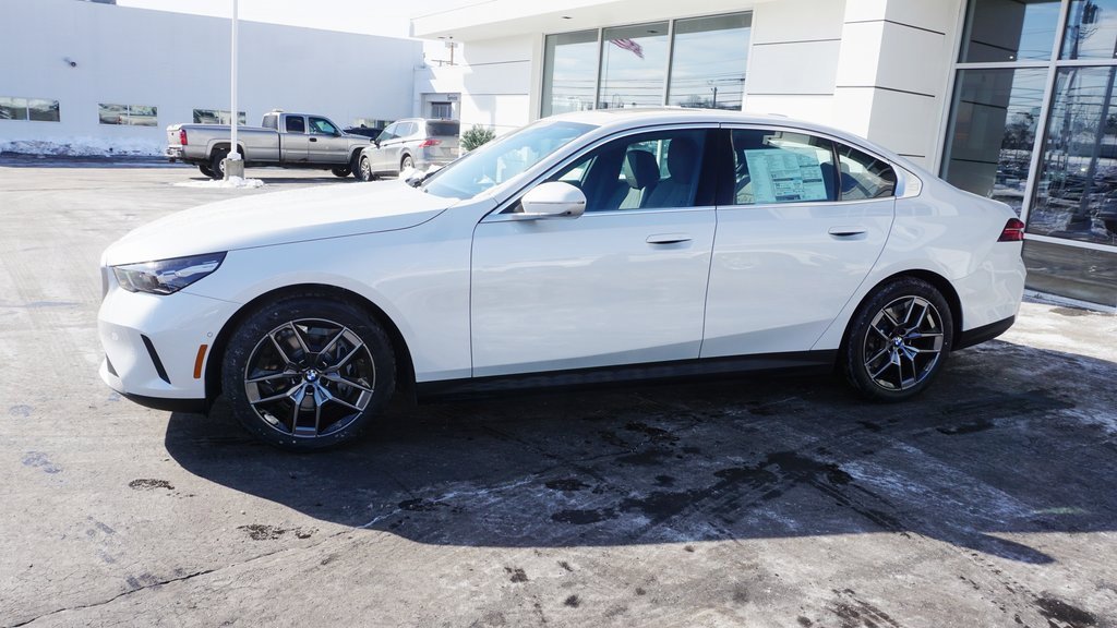 New 2026 BMW i5 eDrive40 image 2