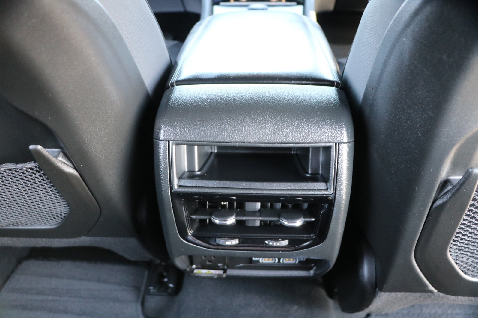 Used 2024 Jeep Grand Cherokee Altitude AWD/4WD image 32