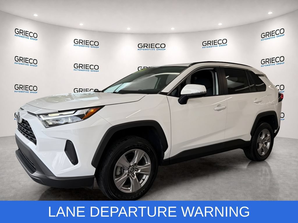Used 2023 Toyota RAV4 XLE AWD/4WD image 3