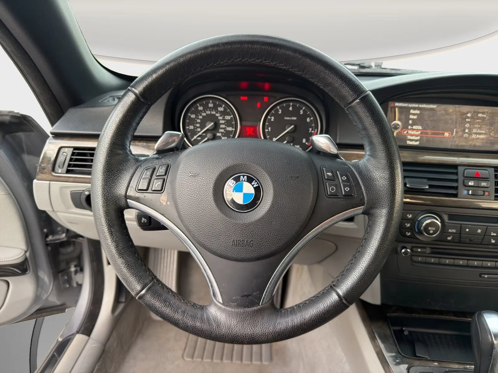 Used 2010 BMW 335i Convertible RWD image 9