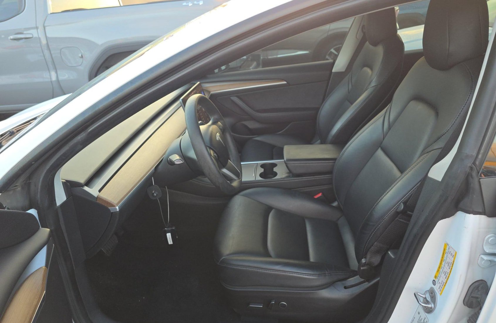 Used 2022 Tesla Model 3 Long Range AWD/4WD image 3