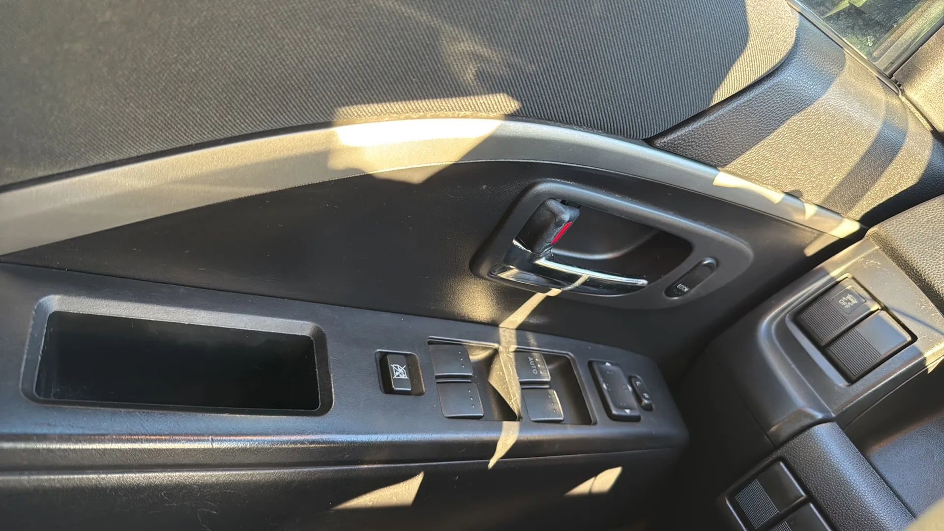 Used 2014 MAZDA MAZDA5 Sport image 22