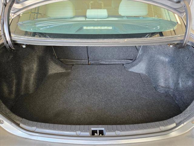 Used 2013 Toyota Corolla LE FWD image 12