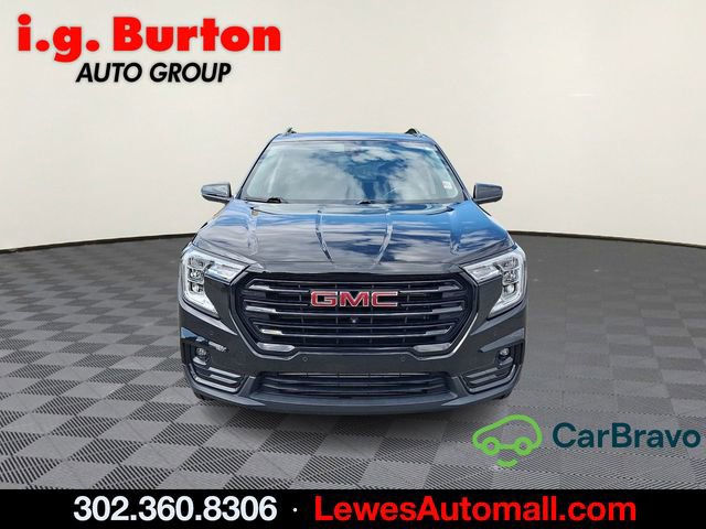 Certified 2022 GMC Terrain SLT w/ Infotainment Package II AWD/4WD image 2