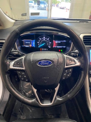 Used 2017 Ford Fusion Energi SE image 21