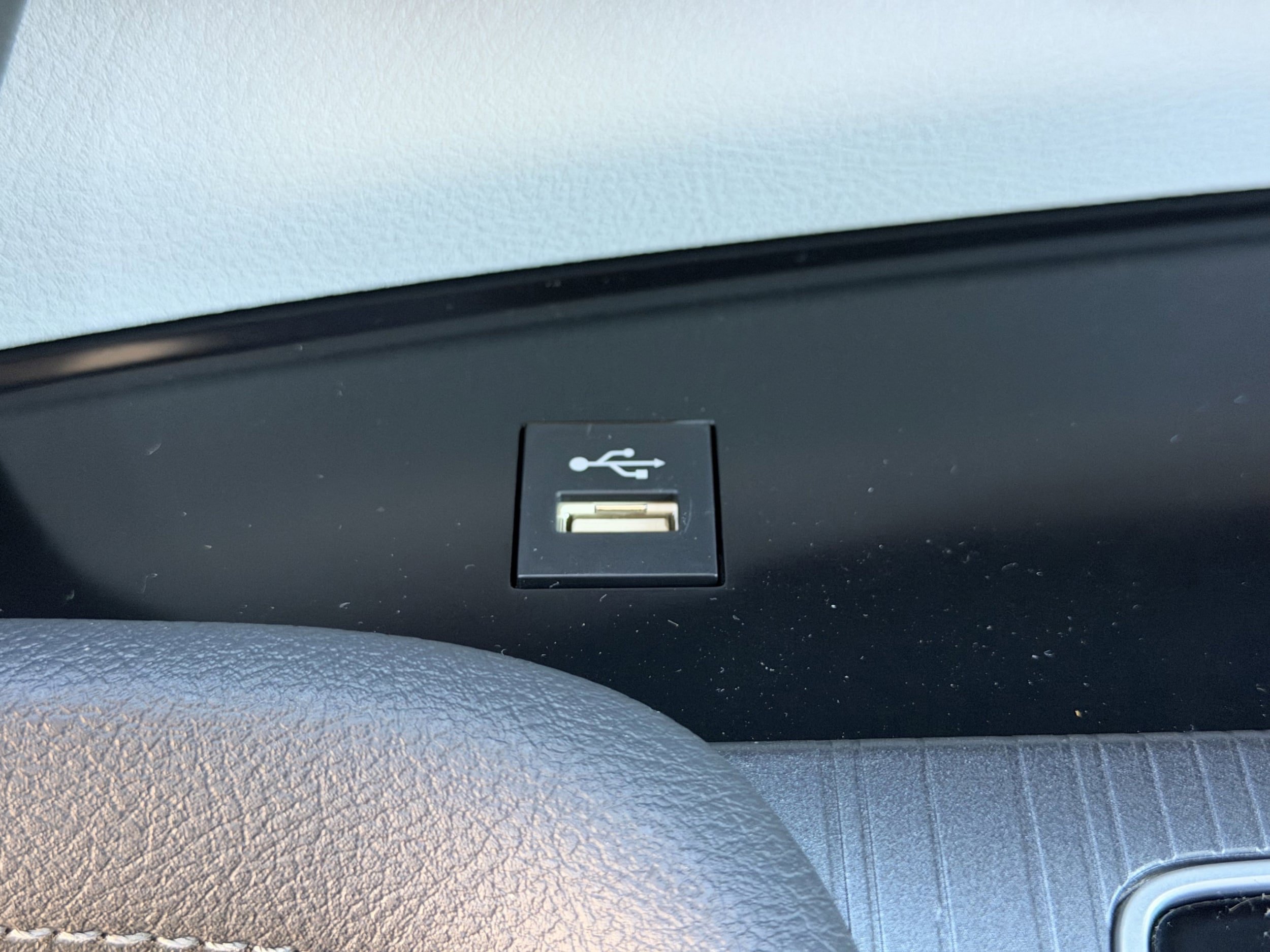Certified 2025 Toyota Sienna XLE FWD image 13
