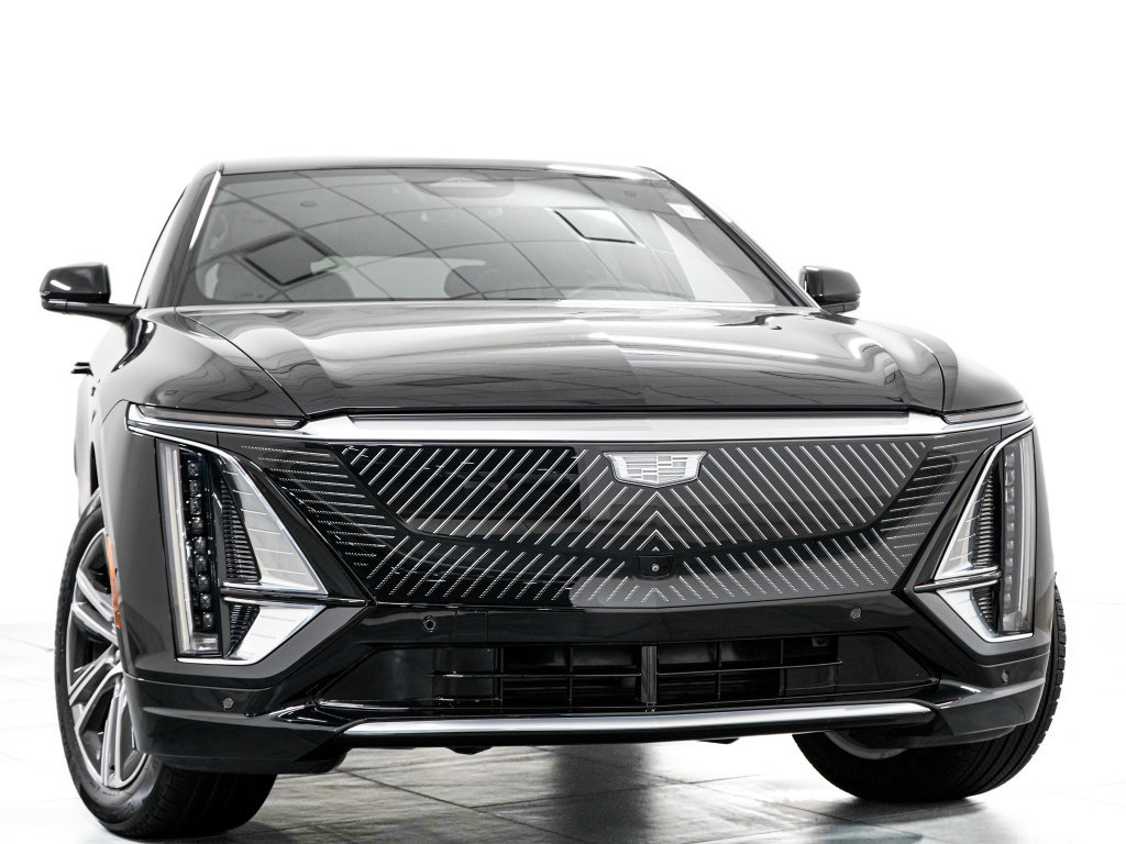 Used 2024 Cadillac Lyriq Luxury AWD/4WD image 3