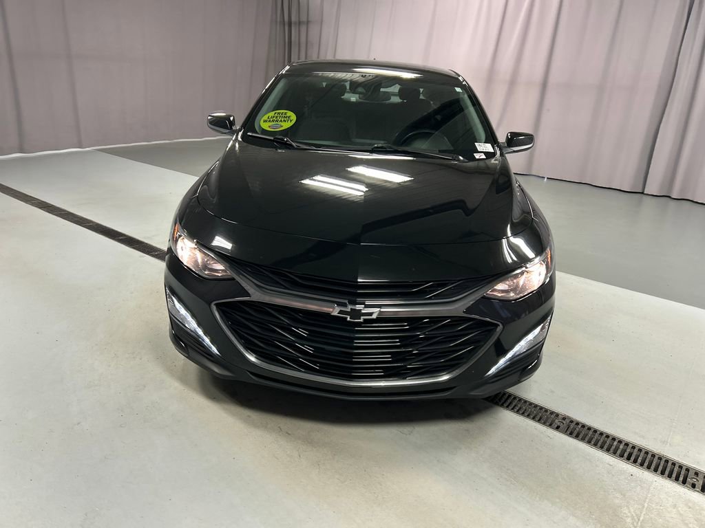 Used 2024 Chevrolet Malibu LT image 2