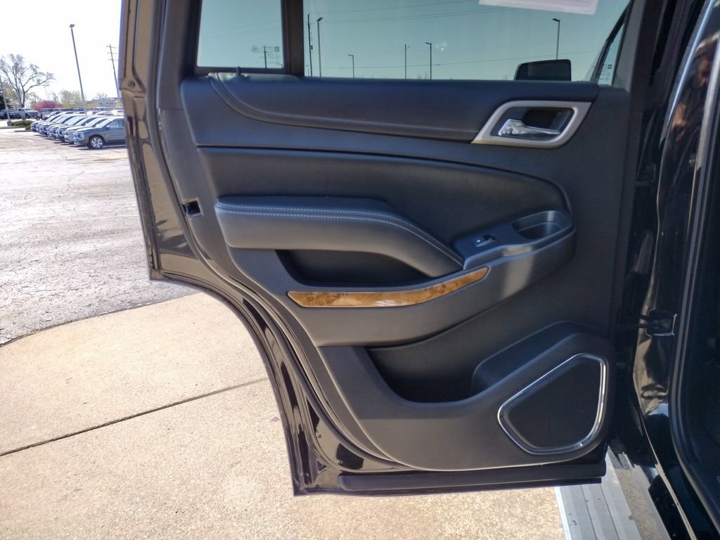 Used 2015 GMC Yukon Denali w/ Premium Package AWD/4WD image 13