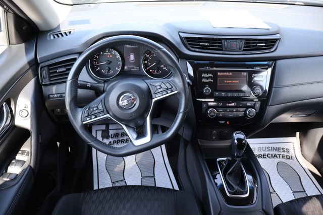 Used 2017 Nissan Rogue SV AWD/4WD image 5