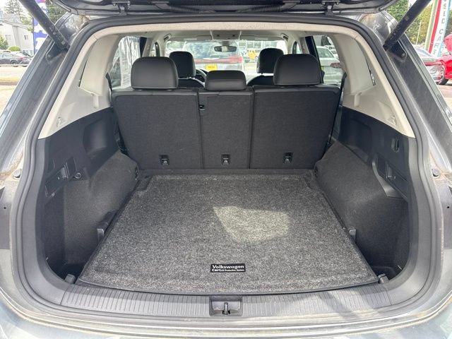 Used 2024 Volkswagen Tiguan SE AWD/4WD image 11