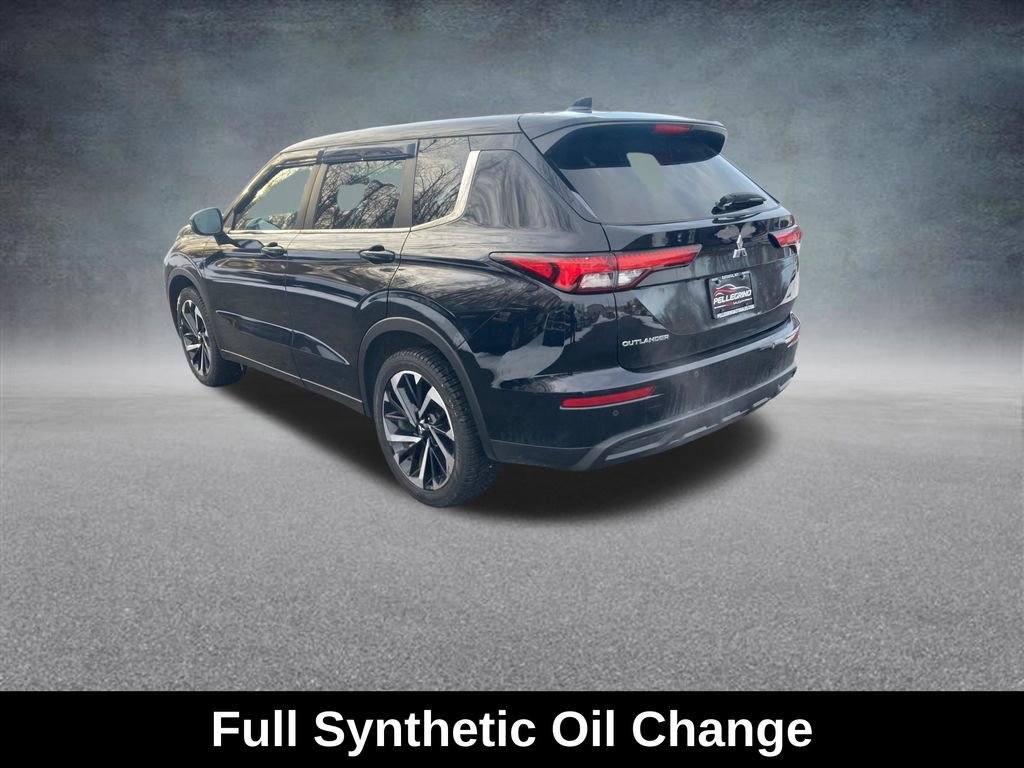 Used 2022 Mitsubishi Outlander ES image 3