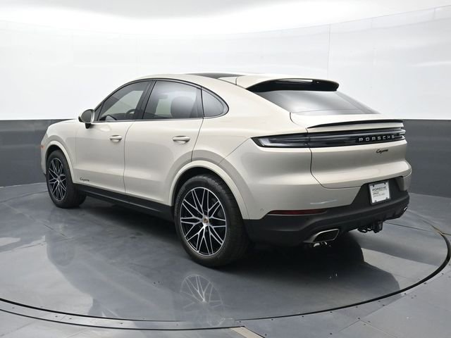 Certified 2025 Porsche Cayenne Coupe AWD/4WD image 3