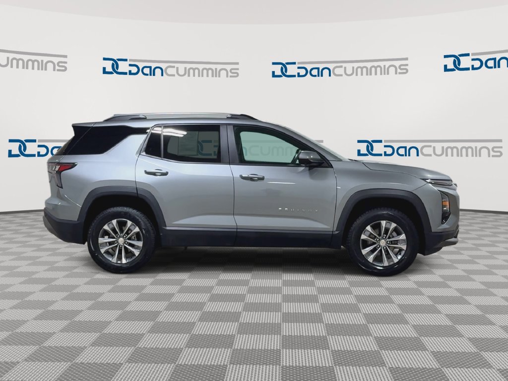 Used 2025 Chevrolet Equinox LT w/ Convenience Package II FWD image 9