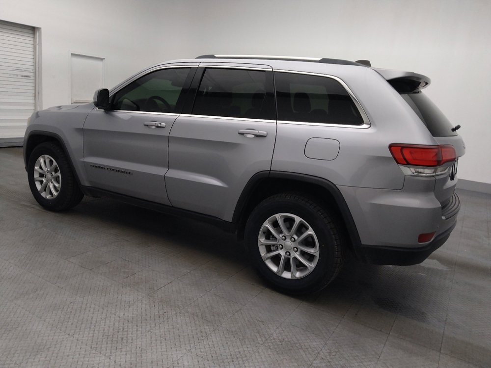 Used 2021 Jeep Grand Cherokee Laredo RWD image 3