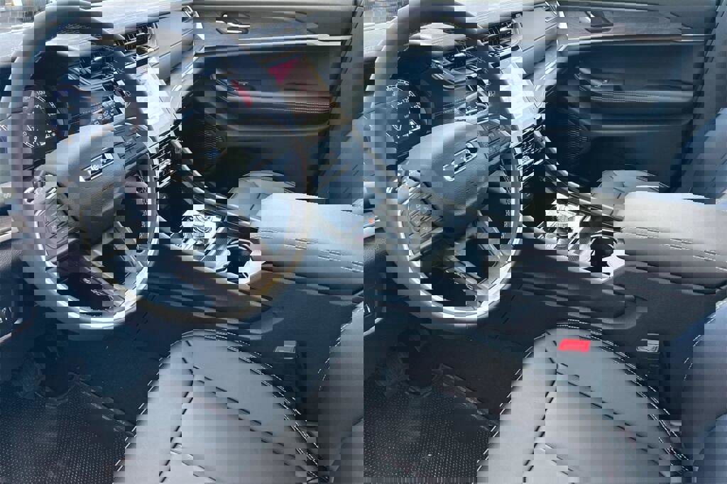 New 2025 Jeep Grand Cherokee L Limited image 10