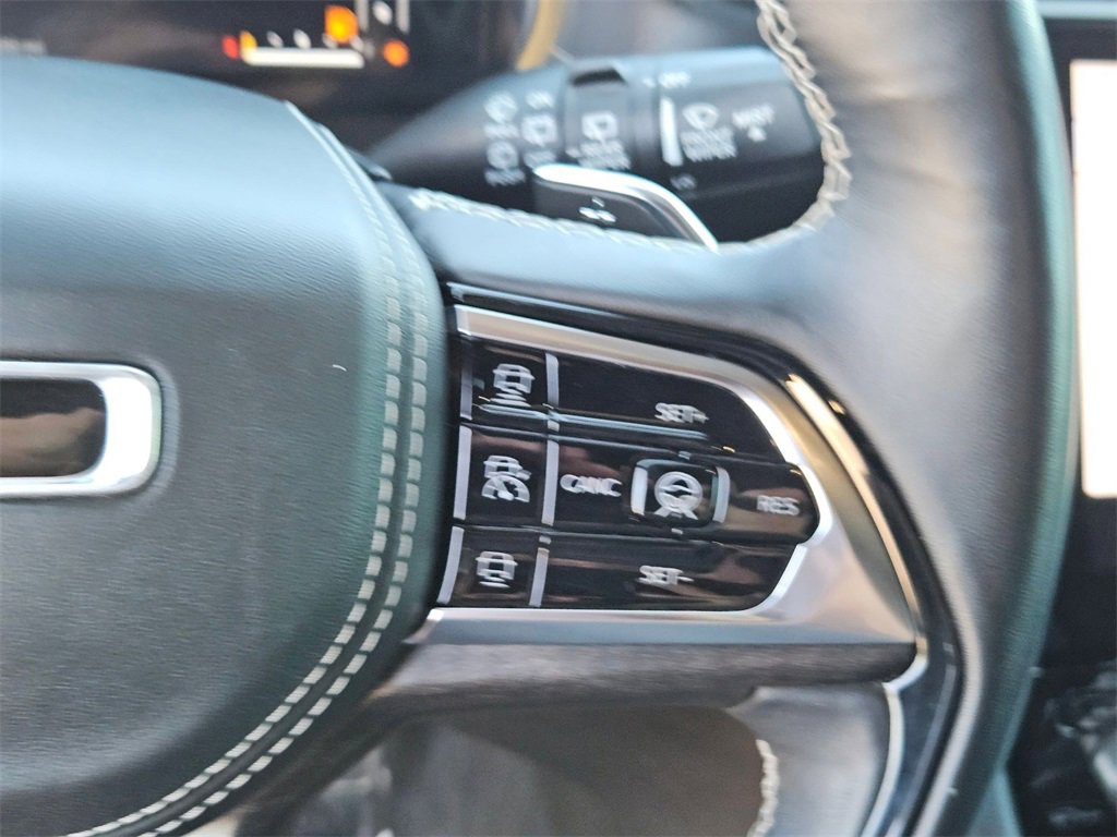 Used 2021 Jeep Grand Cherokee L Overland w/ Advanced Protech Group III image 16