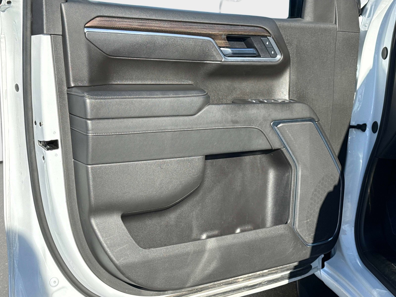 Used 2025 Chevrolet Silverado 1500 LT image 20