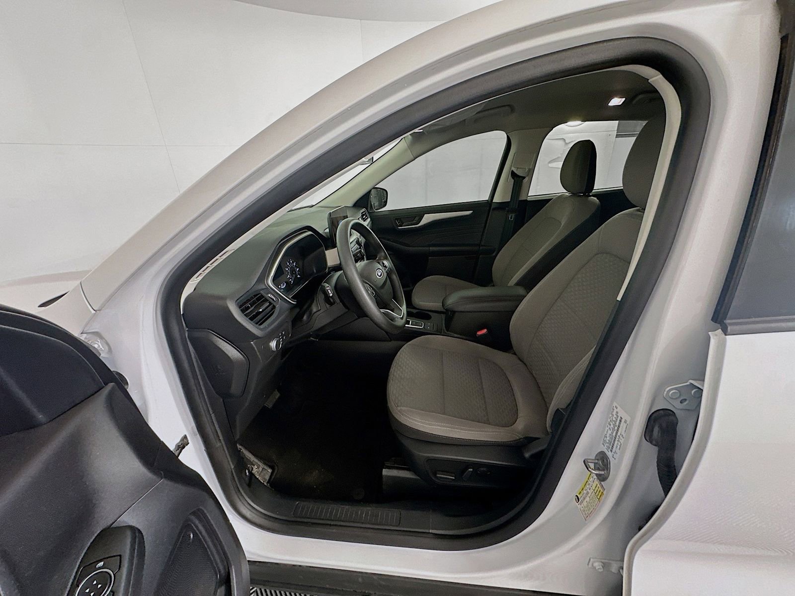 Used 2022 Ford Escape SE FWD image 19