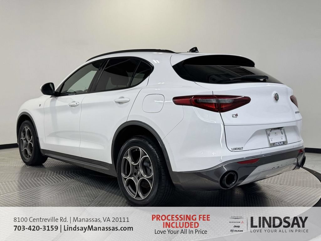 Used 2023 Alfa Romeo Stelvio Ti AWD/4WD image 7